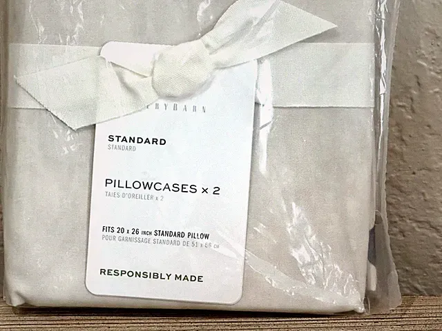 2 Pottery Barn Butterfly Kisses Organic Cotton Percale Standard Pillowcases NEW