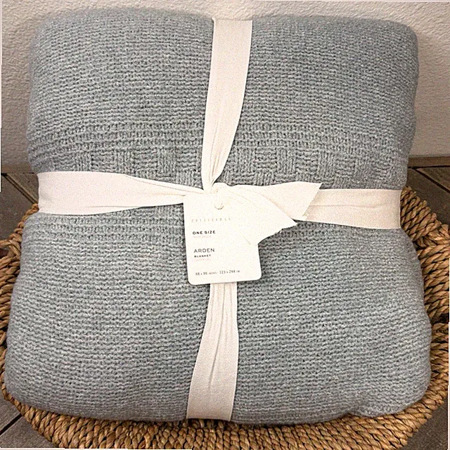 POTTERY BARN ARDEN SOLID BLANKET CHAMBRAY BLUE ONE SIZE LIGHTWEIGHT BEDDING NWT