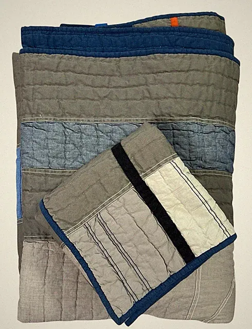 Pottery Barn Kids Quilted Contemporary Check Twin Quilt Bedspread Set Reversible