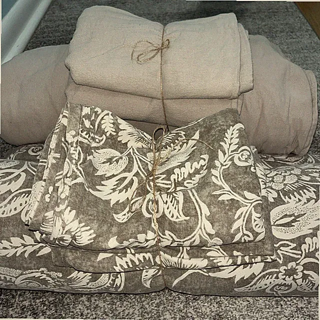 Pottery Barn Shadow Floral Duvet Set Includes Matching Sheet Set!!