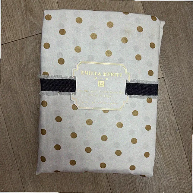 Pottery Barn Teen Emily & Meritt Metallic Dottie Sheet Set Queen White Gold NWT