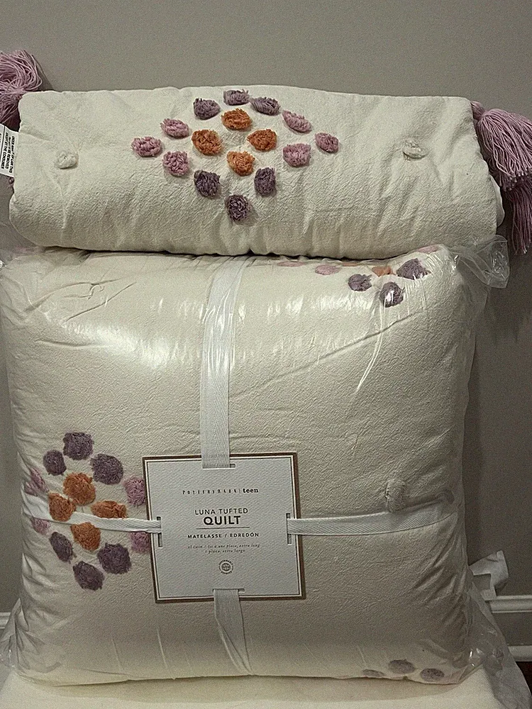 Pottery Barn Teen Luna Tufted Quilt Twin XL Multi Color