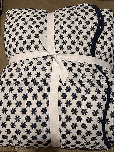 Pottery Barn Teen New England Coverlet Full Queen Scalloped edge