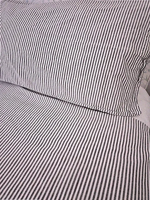 POTTERY BARN TEEN ORGANIC BOXTER STRIPE 5 PC SHEET SET, QUEEN Onxy/White
