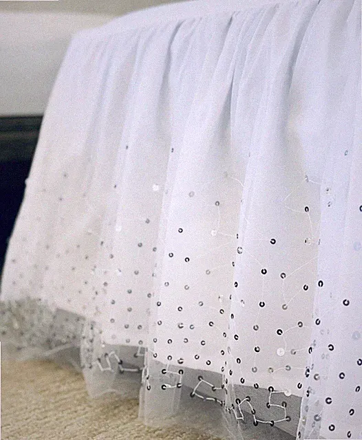 Pottery Barn Tulle Sequined Bed skit In Queen