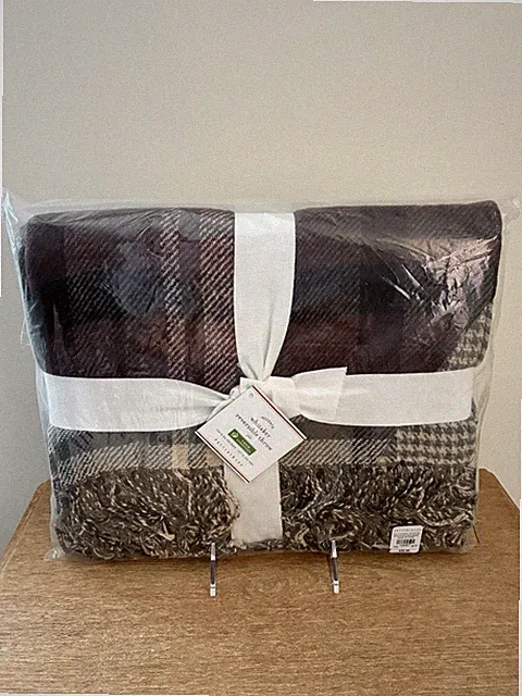 Pottery Barn Whitaker Reversible Throw (50"x60")